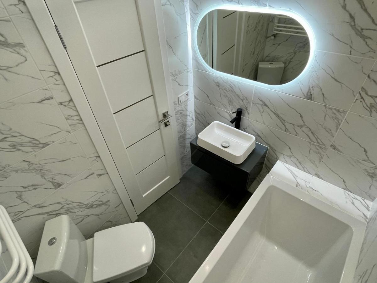 Apartment Premium In Center イヴァーノ＝フランキーウシク エクステリア 写真